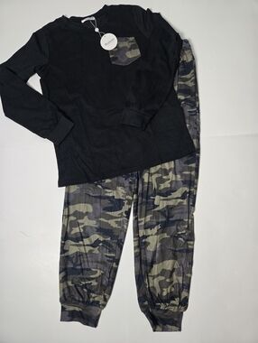 Kids Black Long-Sleeve Pajama Set with Camo Pocket and Pants